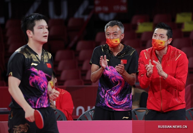 Китай занял первое место в мужских командных соревнованиях по настольному теннису на четвертой Олимпиаде подряд