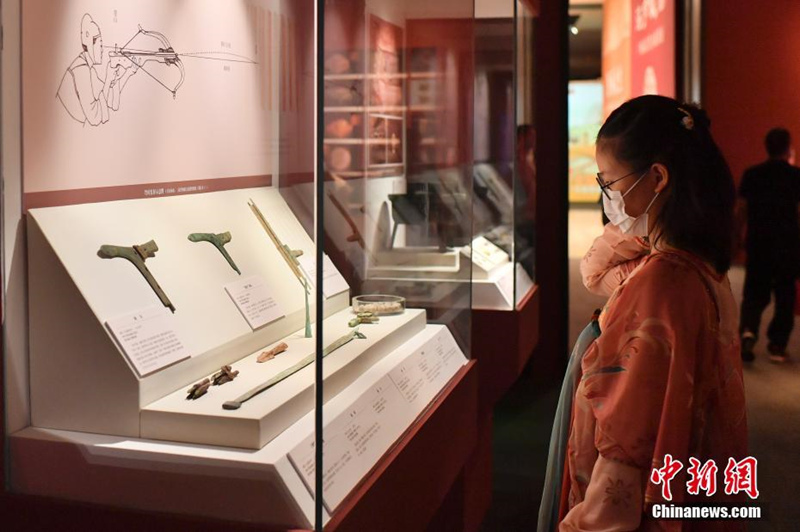 Более 330 памятников культуры в период династий Цинь-Хань выставлены в Государственном музее Китая