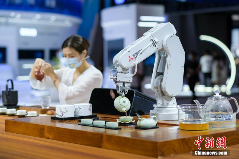 В Чунцине открылась Китайская международная выставка интеллектуальной индустрии-2021