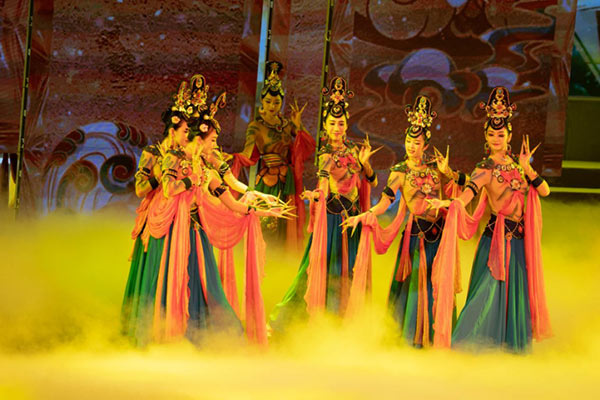 Открылся Первый Международный фестиваль народной культуры и искусства «Великая Китайская стена»