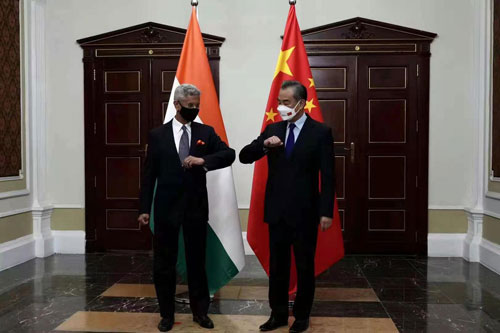Ван И встретился с министром иностранных дел Индии С. Джайшанкаром