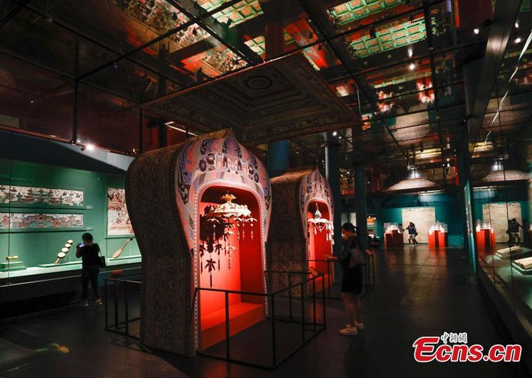 В Пекине открылась выставка, посвященная городу Дуньхуан