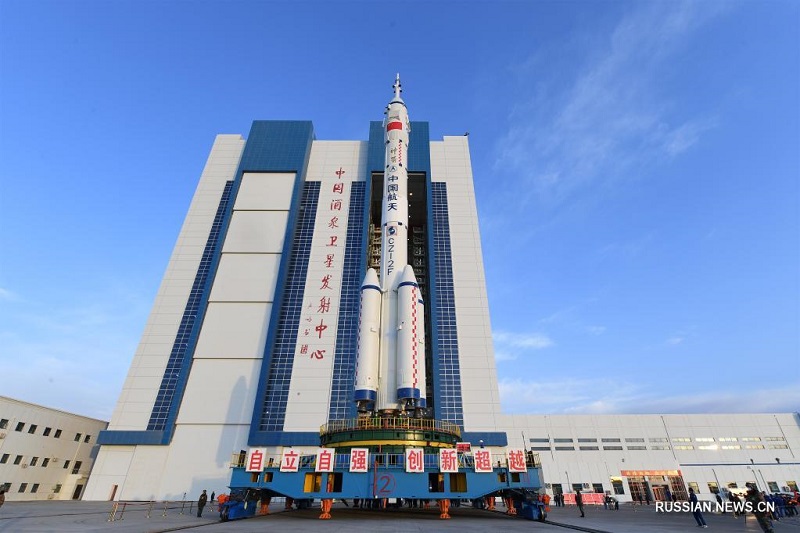 Китай готовится к запуску пилотируемого космического корабля "Шэньчжоу-13"