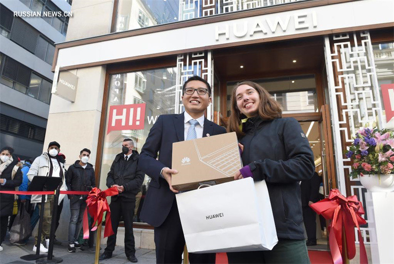 В Вене открылся флагманский магазин компании Huawei