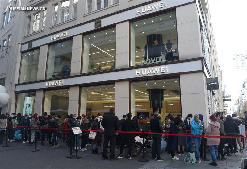 В Вене открылся флагманский магазин компании Huawei