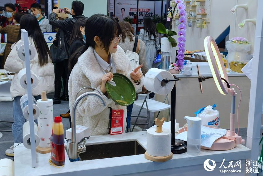 27-ая Китайская международная ярмарка мелких товаров открылась в городе Иу