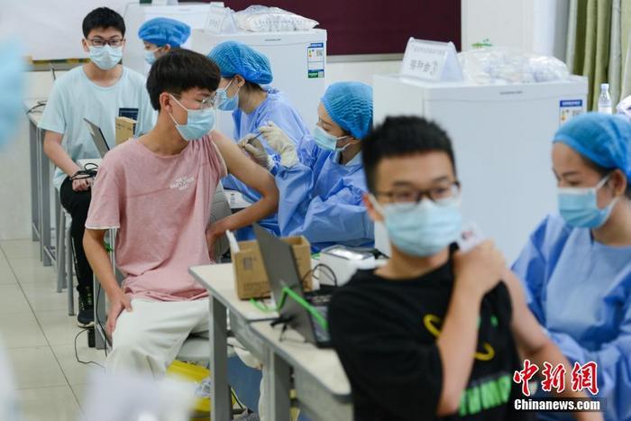 Во многих регионах Китая начали вакцинацию детей в возрасте от 3 до 11 лет 