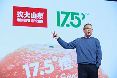 Основатель компании-производителя бутилированной воды Nongfu Spring Чжун Шаньшань стал богатейшим человеком Китая