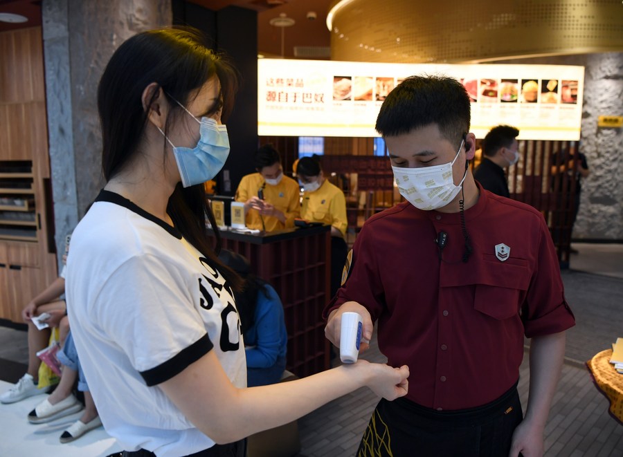 В китайском городе Чжэнчжоу появилась еще одна зона со средним эпидемиологическим риском