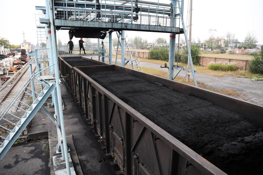 Железные дороги Китая увеличили перевозки угля для обеспечения поставок энергии