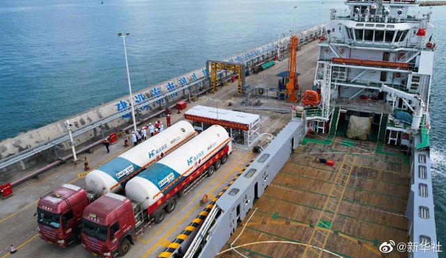 В Китае введен в эксплуатацию первый прибрежный заправочный пункт для судов на СПГ
