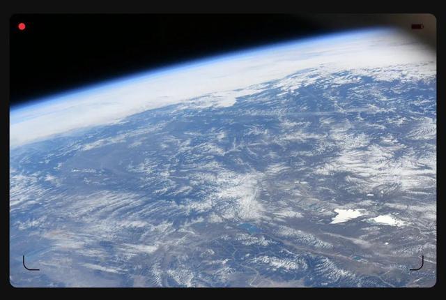 Китайский астронавт с космической станции заснял красоту Земли