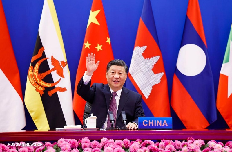 Си Цзиньпин призвал твердо придерживаться ценного опыта сотрудничества между Китаем и АСЕАН