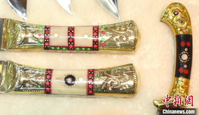 Изготовление ножей увеличивает доходы сельских жителей Синьцзяна