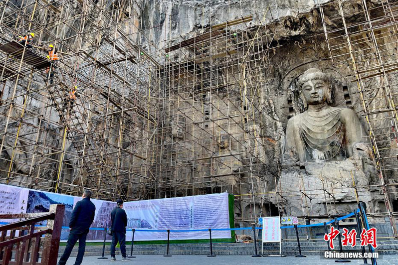 В пещерных храмах Лунмэнь начались масштабные реставрационные работы