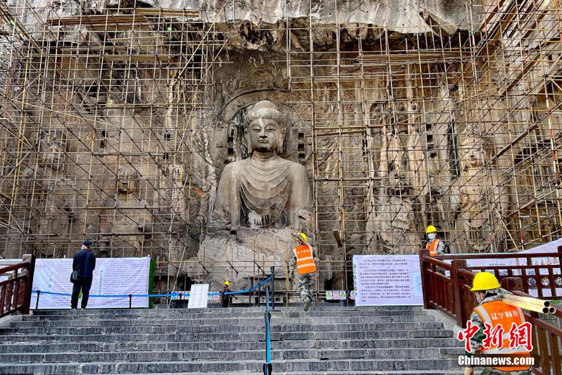 В пещерных храмах Лунмэнь начались масштабные реставрационные работы