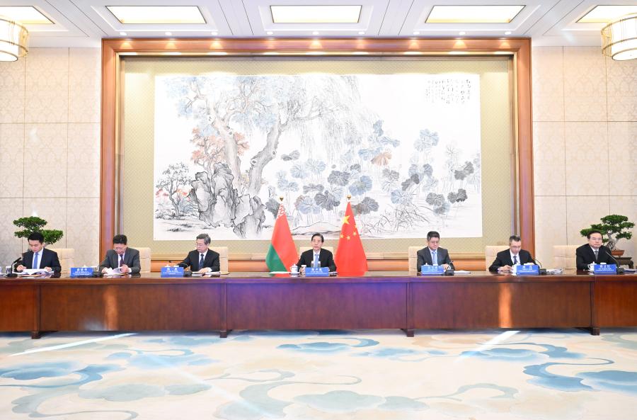 Го Шэнкунь провел по видеосвязи встречу с первым заместителем премьер-министра Беларуси Н. Снопковым