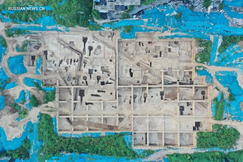 Руины родовых гробниц 3000-летней давности обнаружены в Центральном Китае