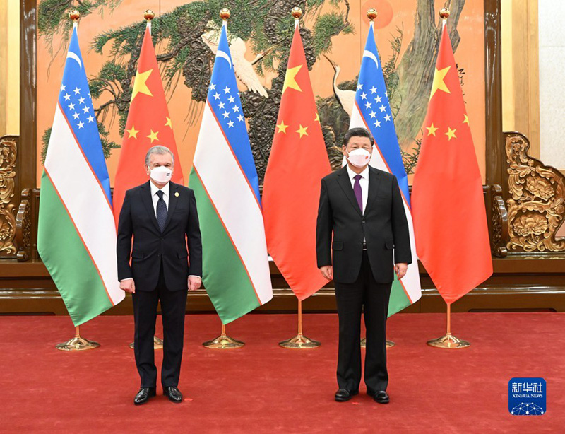 Си Цзиньпин встретился с президентом Узбекистана Шавкатом Мирзиеевым
