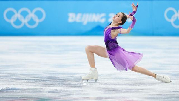 Камила Валиева вышла в лидеры после короткой программы фигуристок на Олимпиаде в Пекине