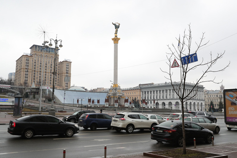 Верховная Рада утвердила введение в Украине военного положения
