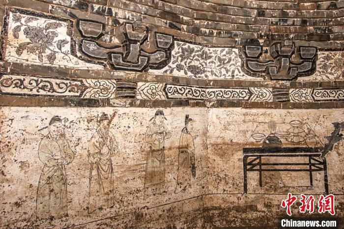 В провинции Шаньси обнаружена древняя гробница с изображениями сцен жизни людей династии Юань