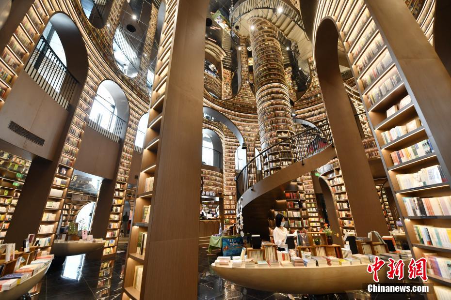 Уникальный дизайн книжного магазина в Сычуани 