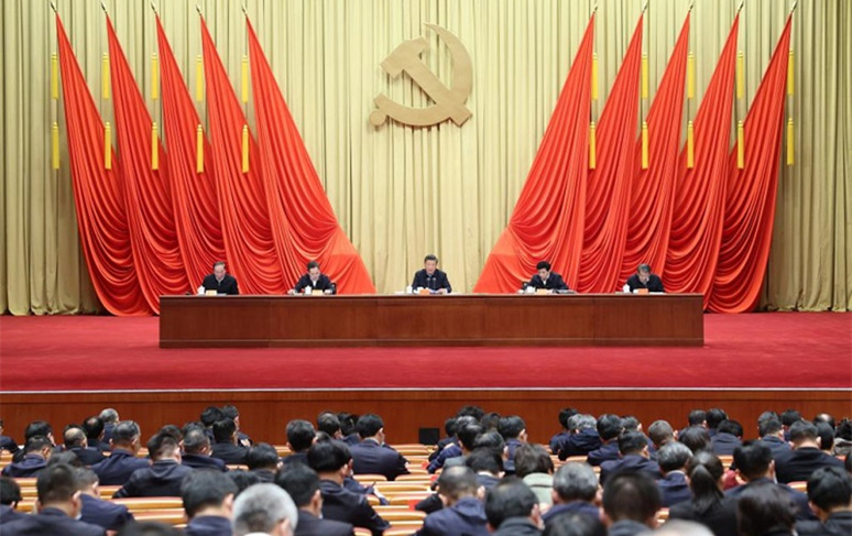 Си Цзиньпин призвал молодых кадровых работников укреплять свои идеалы и усердно работать