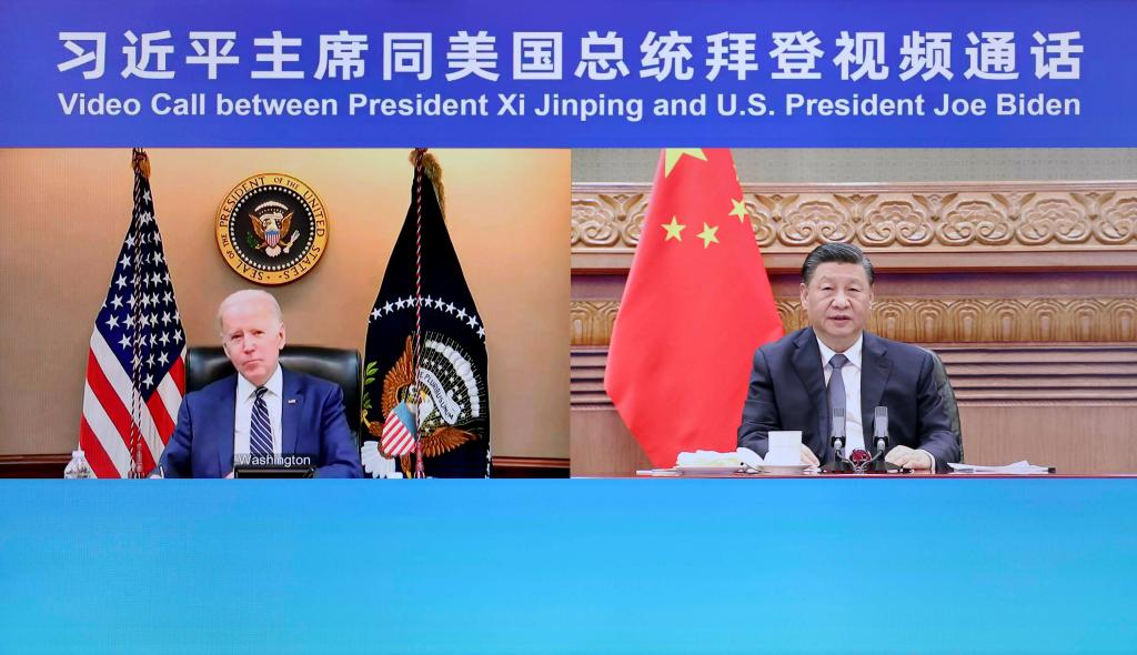 Си Цзиньпин провел разговор по видеосвязи с президентом США Дж. Байденом