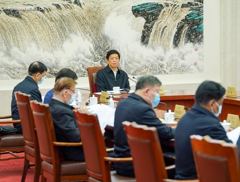 Китайские законодатели заслушали доклады о ряде законопроектов