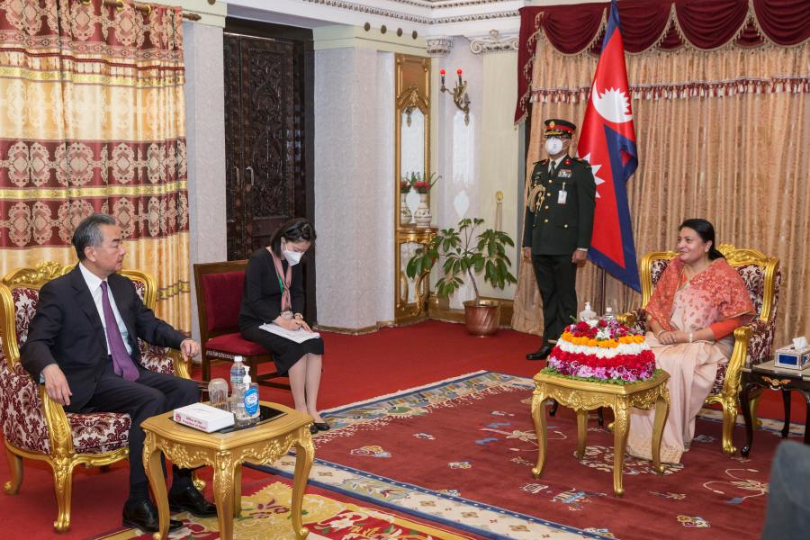 Президент Непала Б. Д. Бхандари провела встречу с главой МИД КНР Ван И