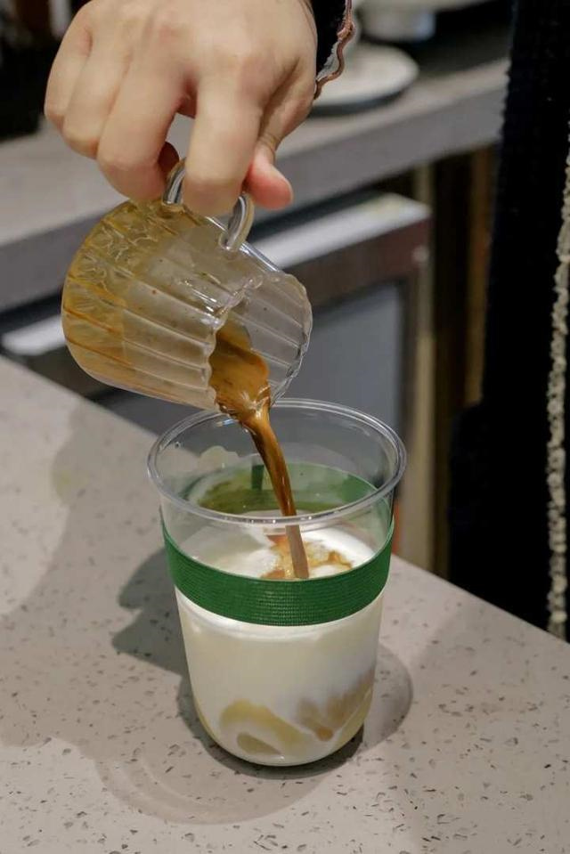 Кофе в виде "бонсай" пользуется популярностью в городе Ханчжоу