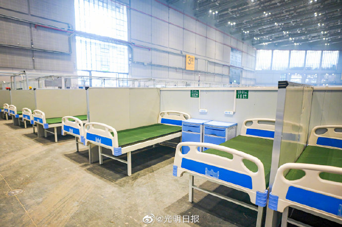 Шанхай построил более 100 временных модульных больниц для лечения пациентов с COVID-19