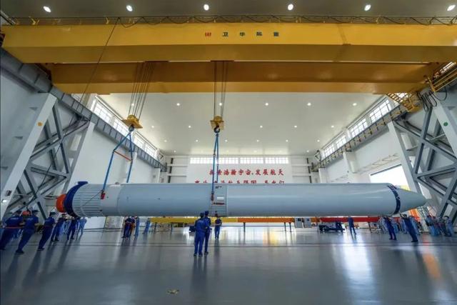 Ракета для выполнения миссии по запуску китайского корабля "Тяньчжоу-4" доставлена на космодром