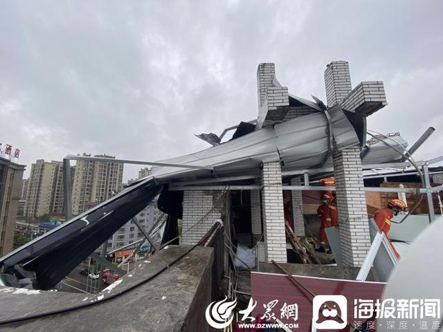 Сычуаньский уезд Аньюэ пострадал от 13-балльного сильного ветра