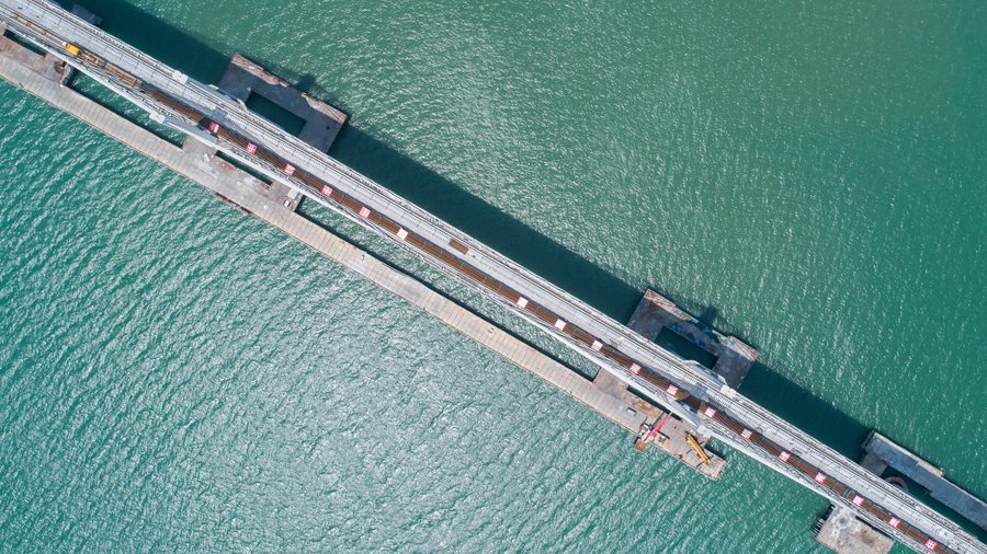 Успешно завершена укладка рельсов на трансморском мосту Мэйчжоувань