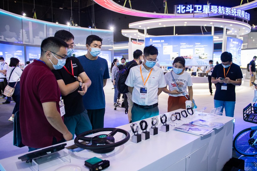 "Бэйдоу" усиливает техническую поддержку китайской индустрии смартфонов