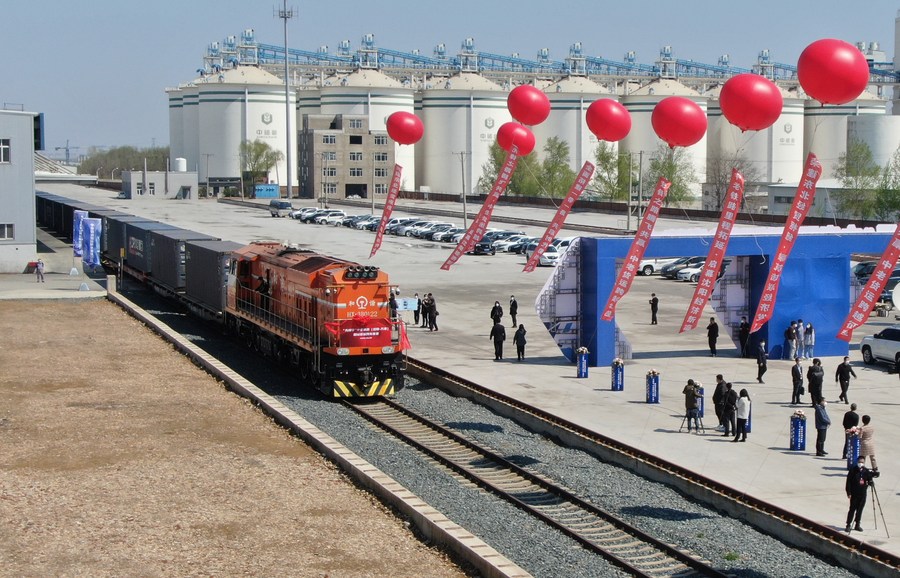 Китайская северо-восточная провинция отправила первый международный грузовой поезд по железной дороге Китай-Лаос