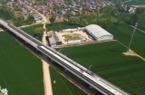 Китайский высокоскоростной комплексный поезд нового поколения “Фусин” был введен в эксплуатацию