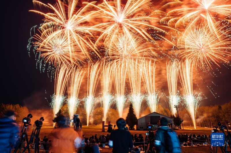 Зрелищный фестиваль фейерверков прошел в Японии