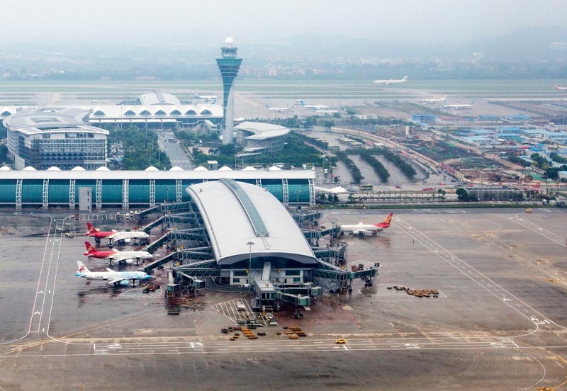 Аэропорт на юге Китая отменяет внутренние рейсы из-за вспышки COVID-19