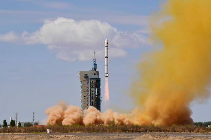 Китай успешно отправил в космос два спутника