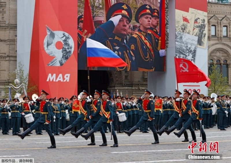 Парад Победы начался на Красной площади в Москве