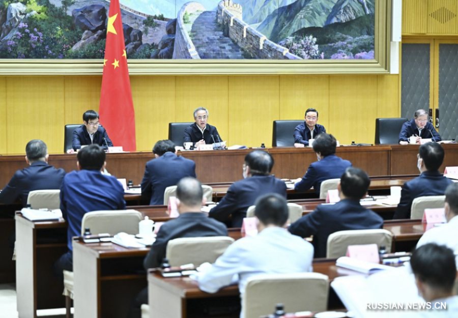 Вице-премьер Госсовета КНР Ху Чуньхуа подчеркнул важность сотрудничества между восточными и западными районами страны
