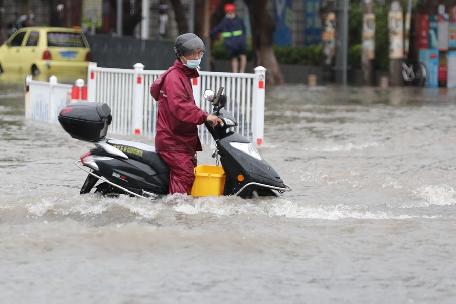 Китай выделил 500 млн юаней на борьбу с паводками