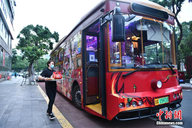 В Чэнду запущен первый автобус “Хого”