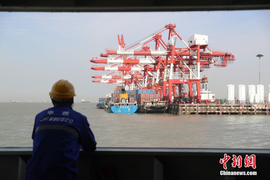 В Шанхае полностью гарантируют снабдить топливом международные морские суда во время эпидемии