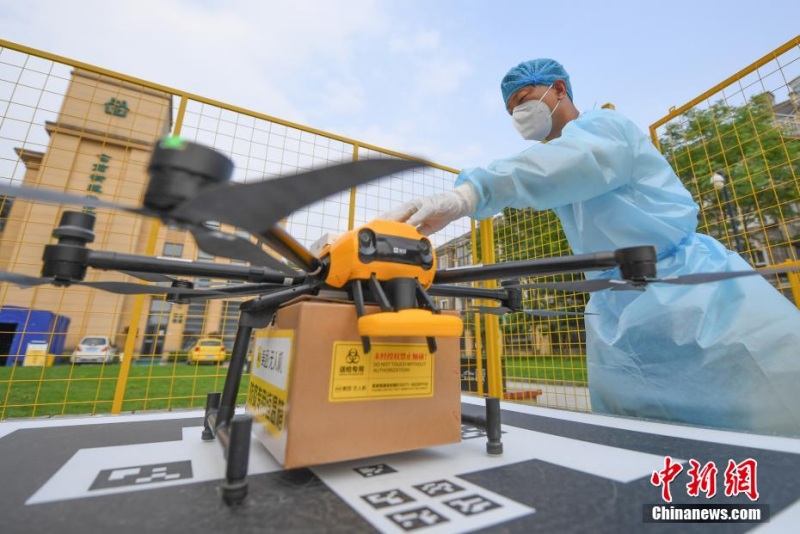 В городе Ханчжоу дроны были введены в эксплуатацию для перевозки образцов нуклеиновых кислот
