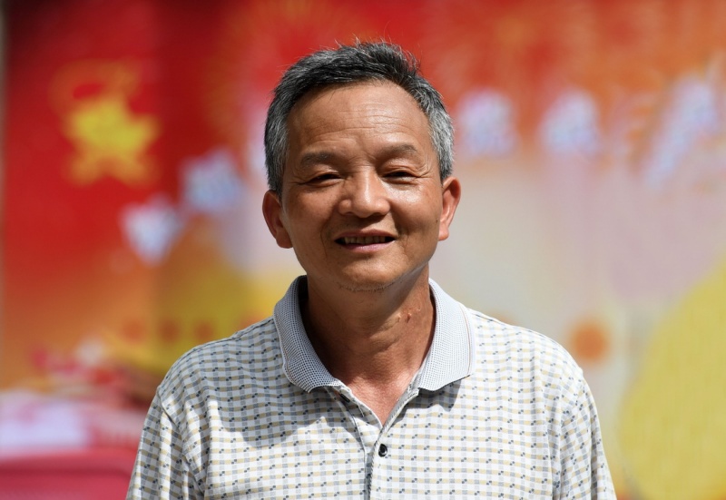 Китайский учитель стойко защищает учебный пункт далеко в горах уже 41 год