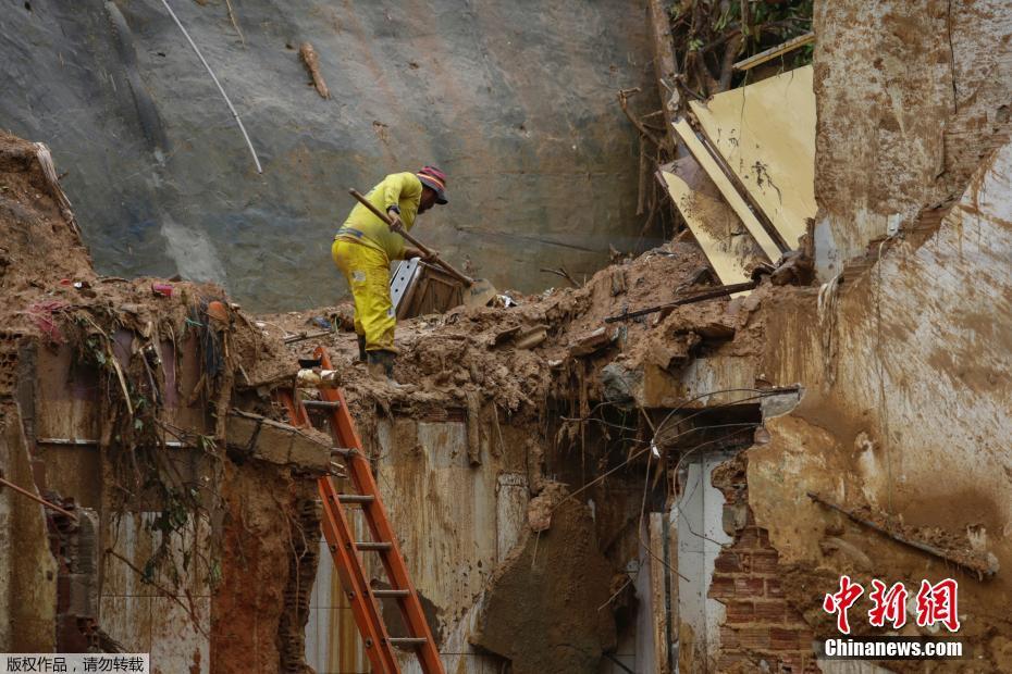 84 человека погибли в результате проливных дождей в бразильском штате Пернамбуку